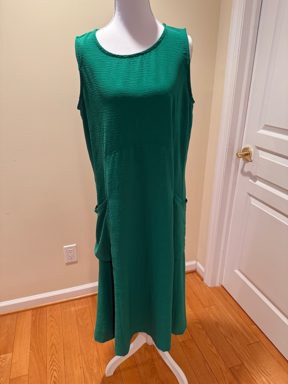Artex Fashions Sleeveless Midi Dress in Emerald Green light and flowing, pockets